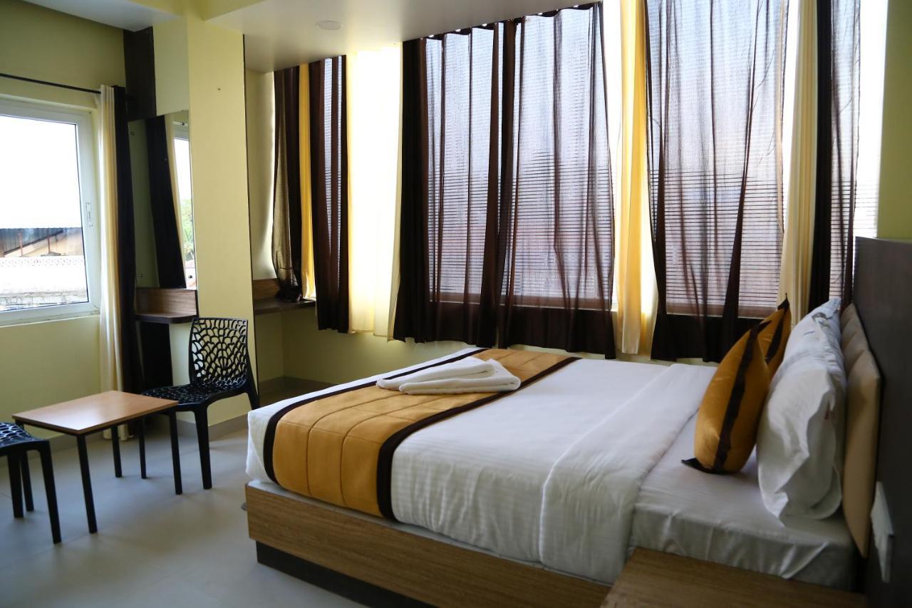 Hotel Landmark Port Blair Kültér fotó