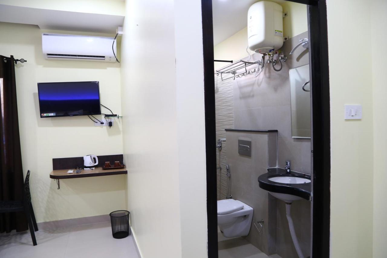Hotel Landmark Port Blair Kültér fotó