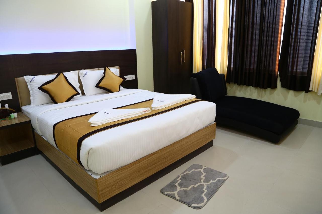 Hotel Landmark Port Blair Kültér fotó
