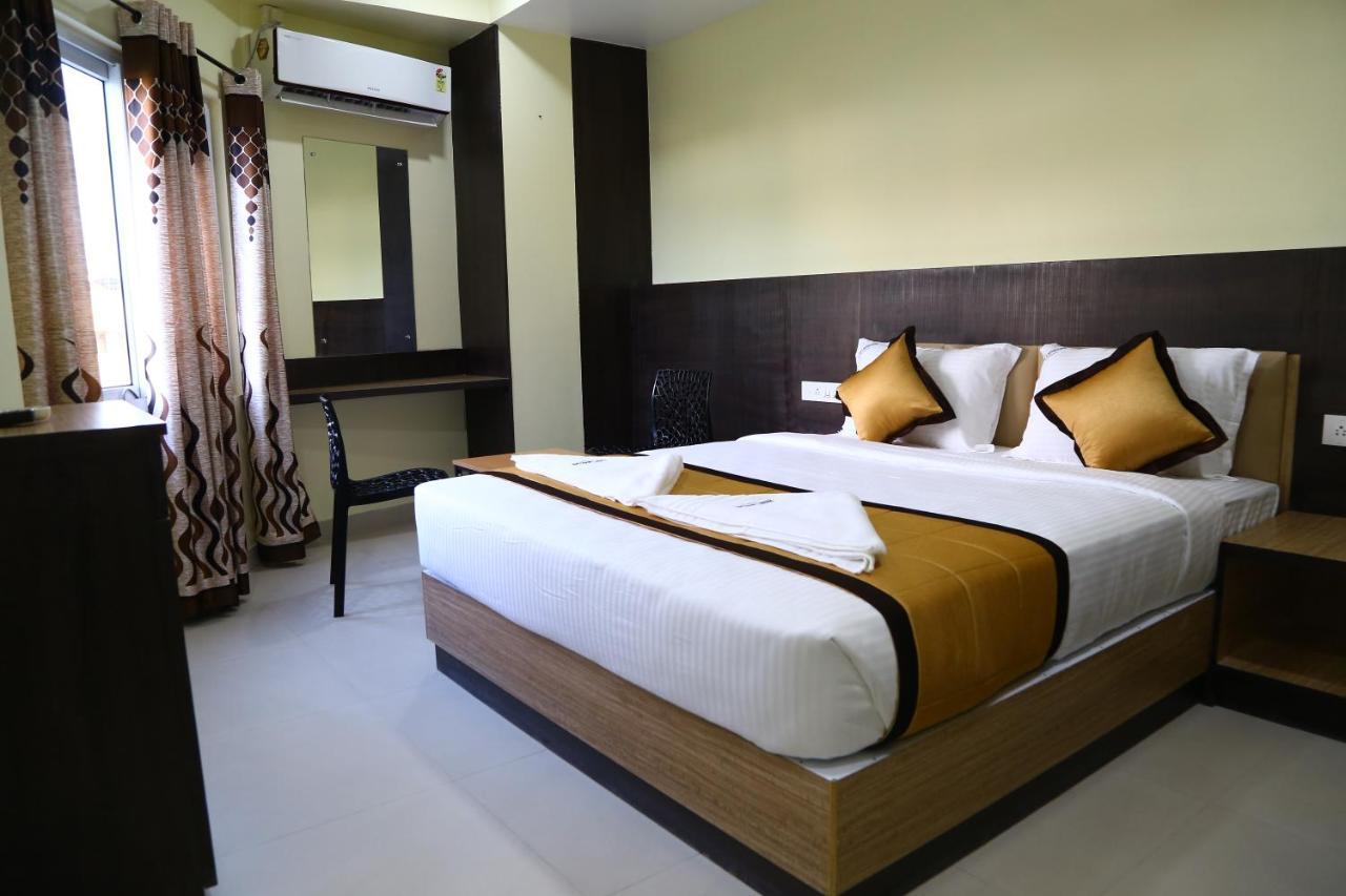 Hotel Landmark Port Blair Kültér fotó