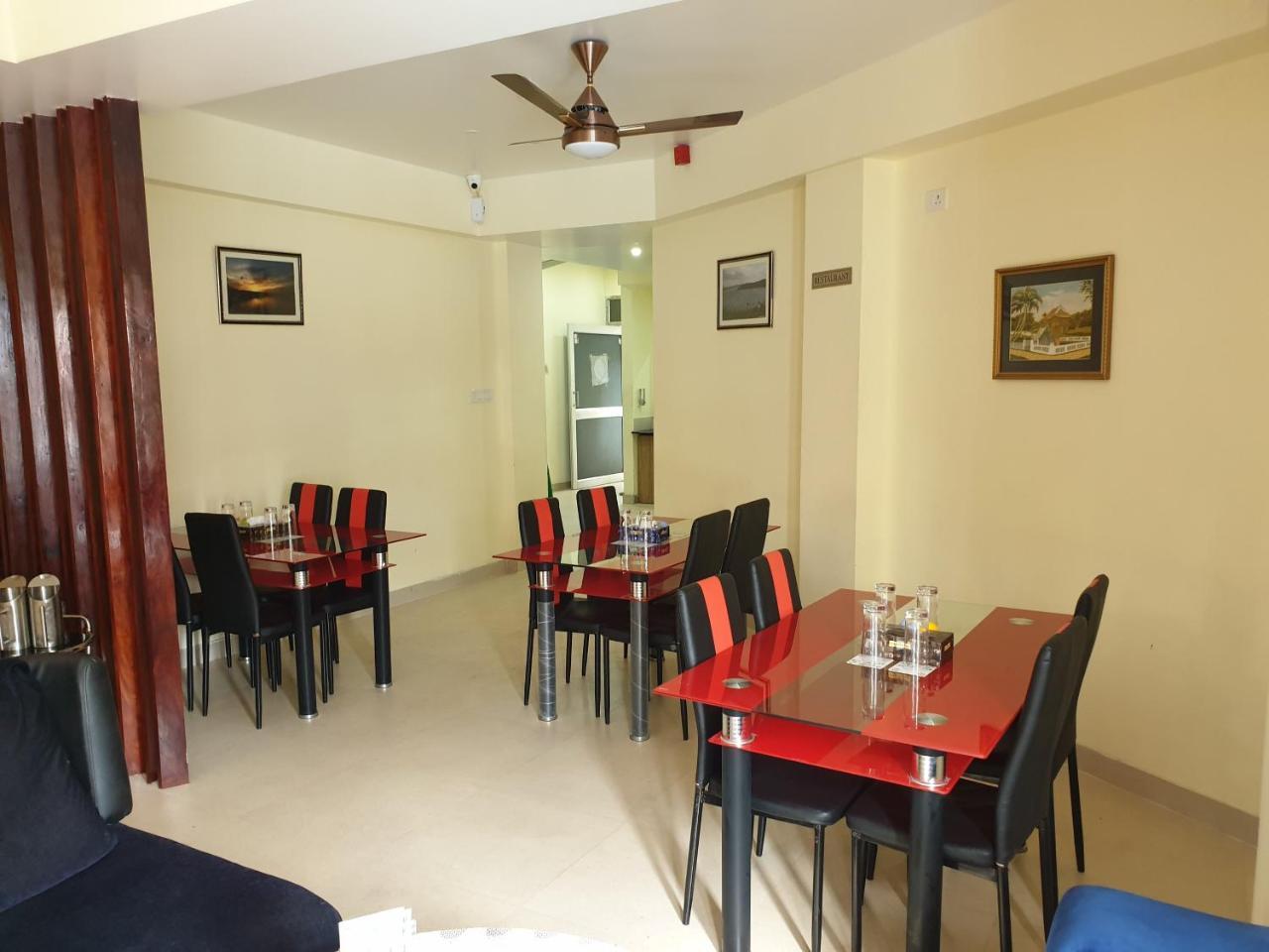 Hotel Landmark Port Blair Kültér fotó