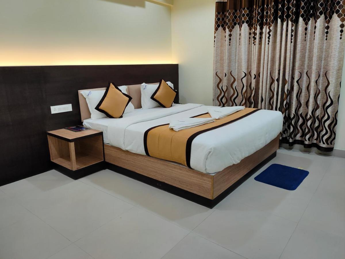 Hotel Landmark Port Blair Kültér fotó