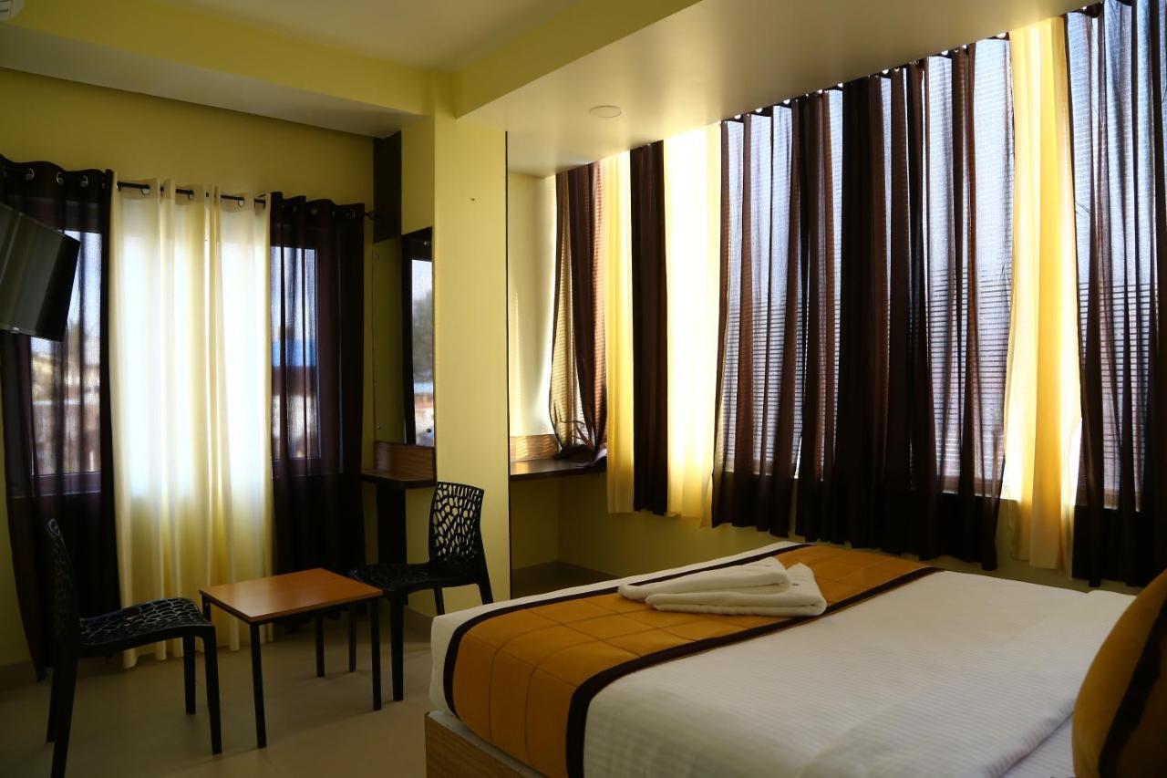 Hotel Landmark Port Blair Kültér fotó