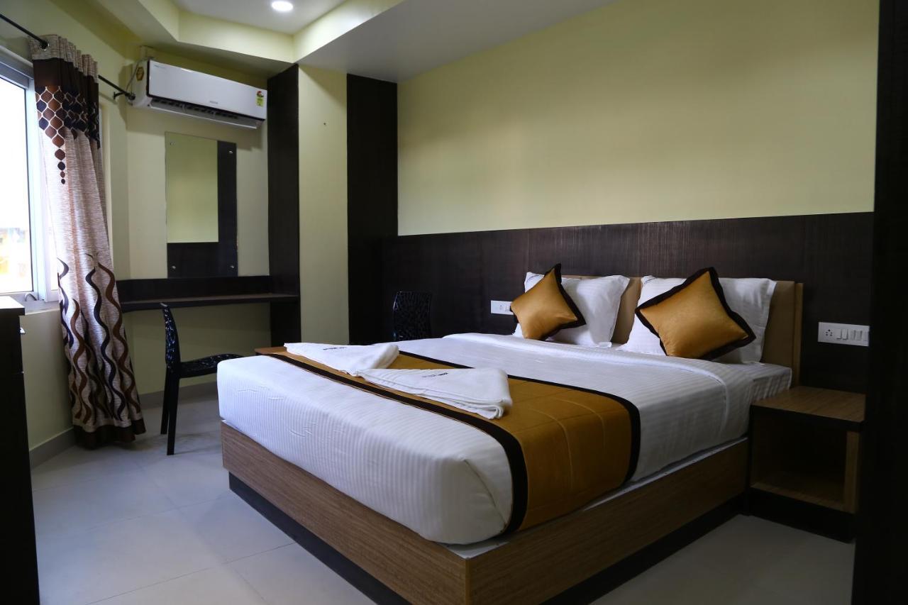 Hotel Landmark Port Blair Kültér fotó